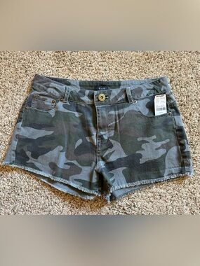 NWT Camo Shorts